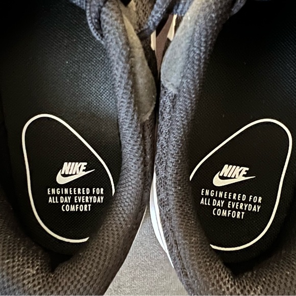 Women’s Nike Shoes | Black/White | Size: 6.5 - Picture 6 of 6